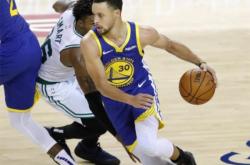 开云体育平台APP-凯尔特人战绩疲软，球迷质疑教练战术的简单介绍