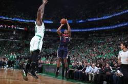 -山东队绝杀凯尔特人，福克斯点燃赛场的简单介绍