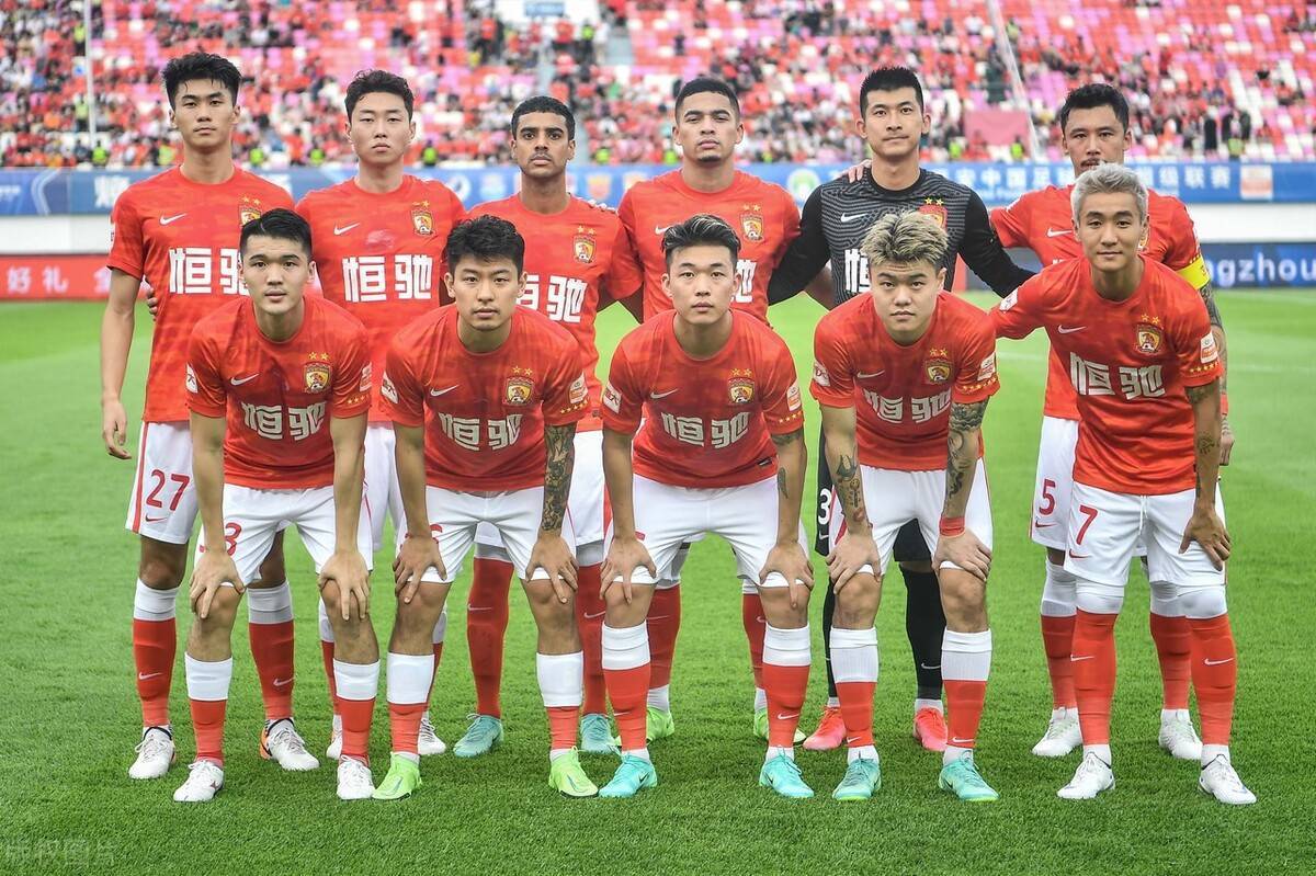 越秀山球场迎来一场激烈的对决