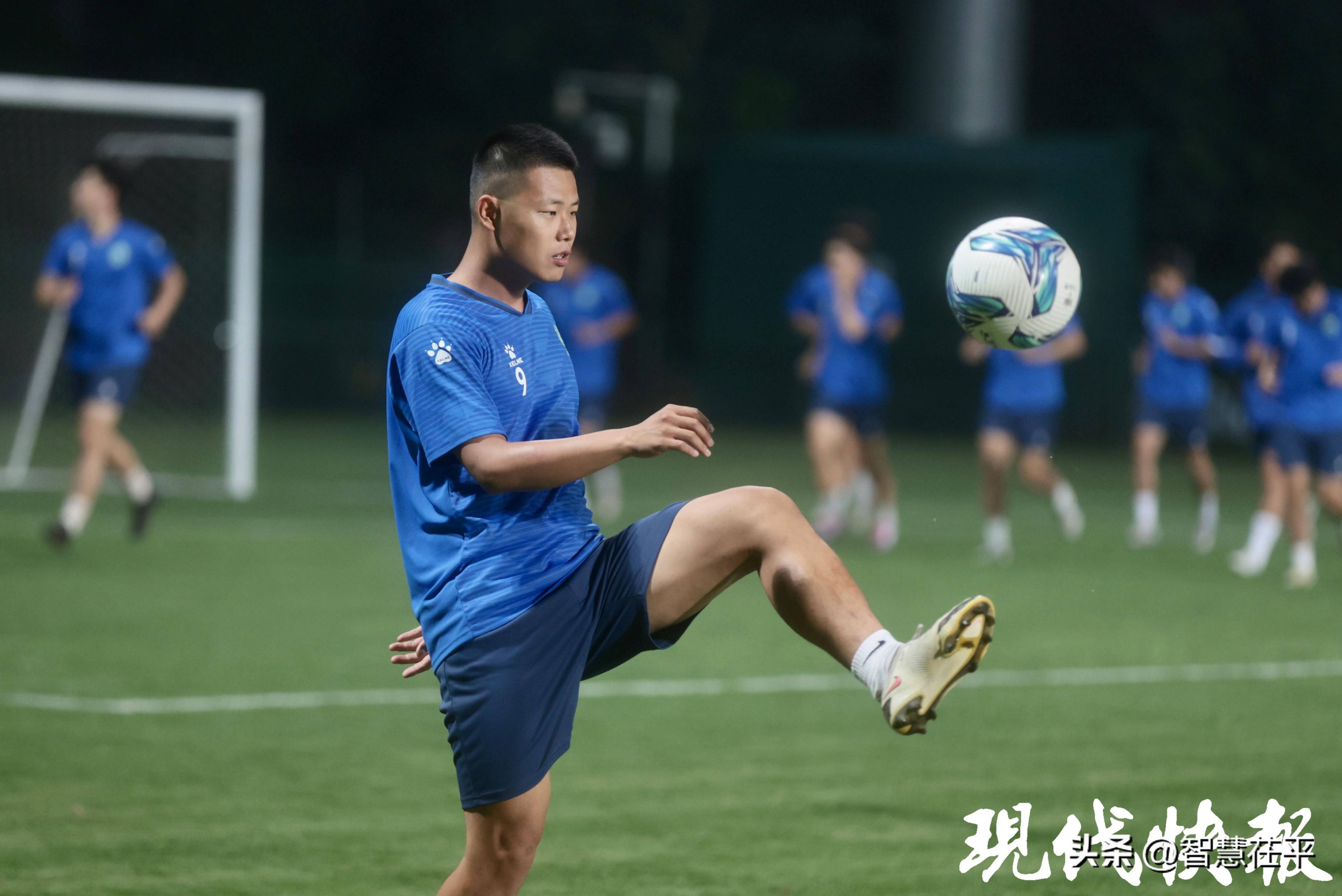 包含球员状态爆发，助球队轻松获胜的词条