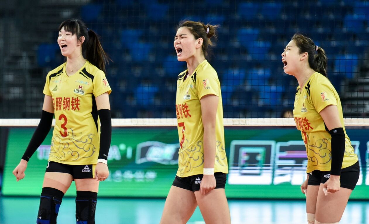 排球赛事中恒大战胜对手成功逆转