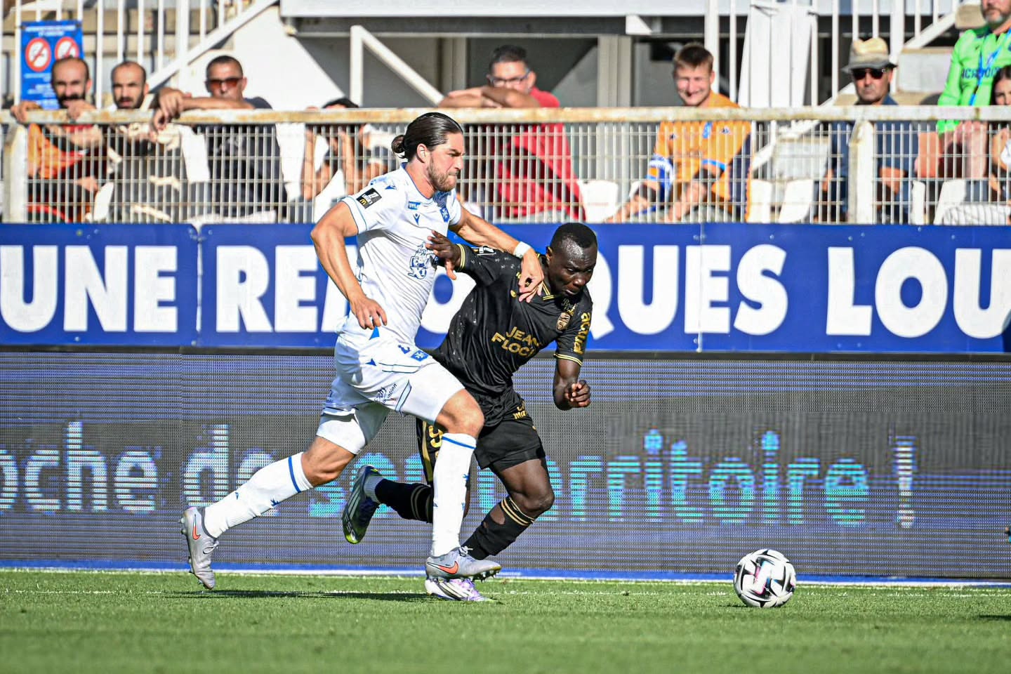 欧塞尔主场击败斯特拉斯堡，取得大胜