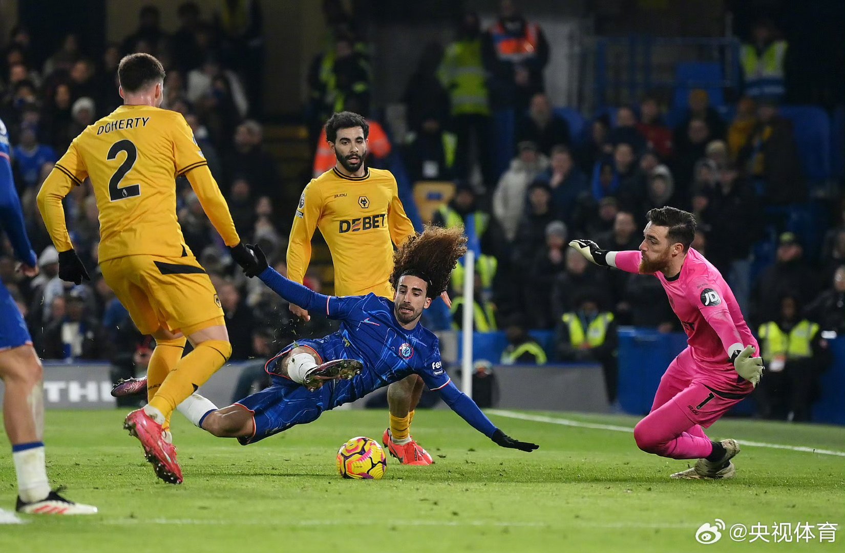 包含切尔西客场惊险获胜，客场不败纪录继续延续！的词条