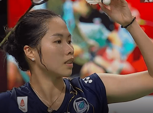 包含泰国羽毛球队逆转马来西亚羽毛球队，辛杜制霸全场的词条