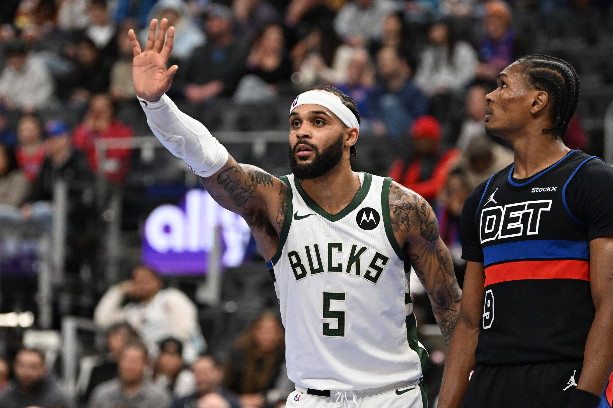 包含雄鹿横扫掘金，波特送出助攻的词条