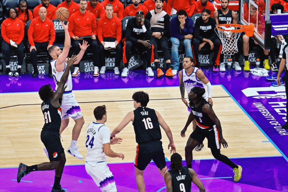 NBA传奇谢幕，球迷泪洒赛场