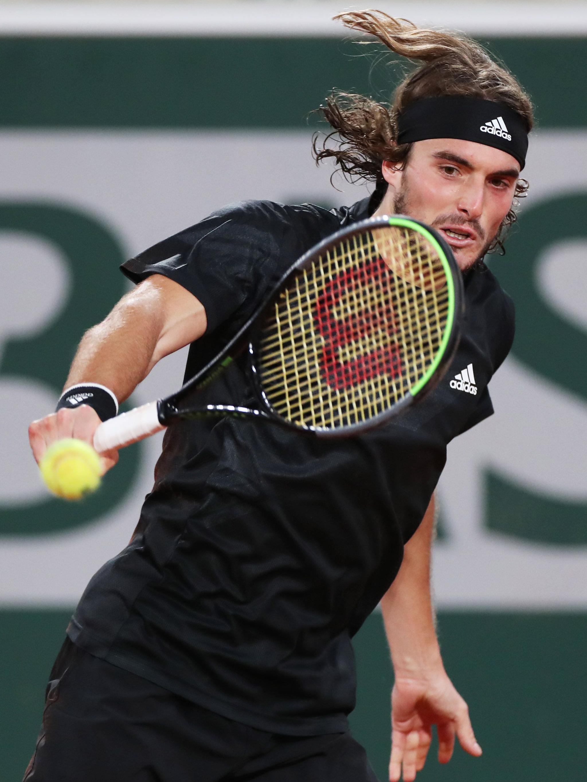 包含美网轻取戴维斯杯，西西帕斯刷新纪录的词条