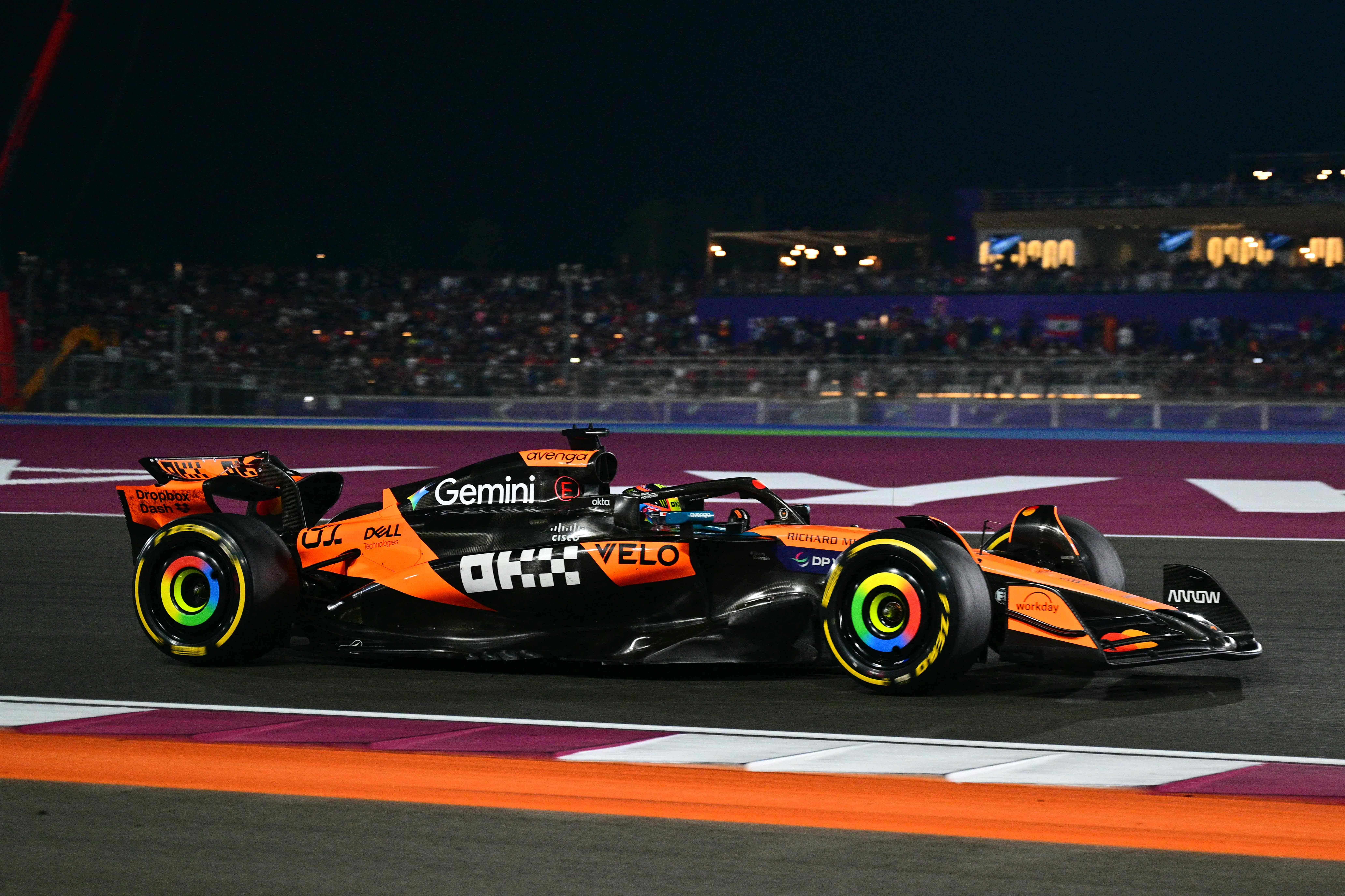 红牛车队翻盘威廉姆斯，皮亚斯特里高光表现